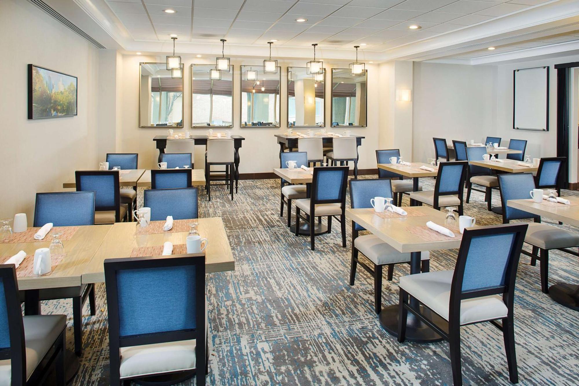 Hilton Atlanta Perimeter Suites Санди-Спрингс Экстерьер фото