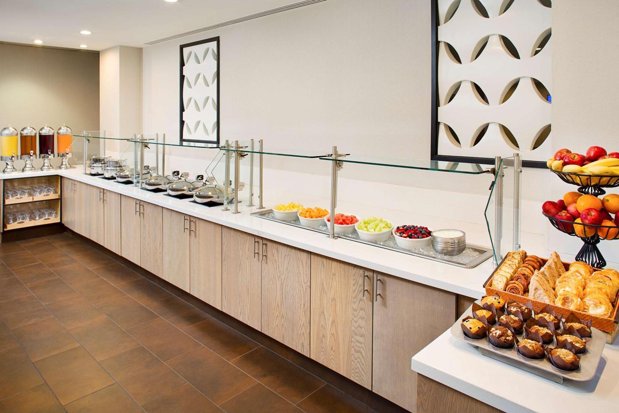 Hilton Atlanta Perimeter Suites Санди-Спрингс Экстерьер фото