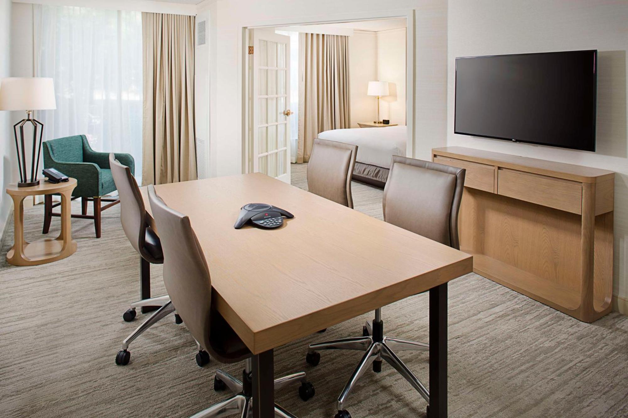 Hilton Atlanta Perimeter Suites Санди-Спрингс Экстерьер фото