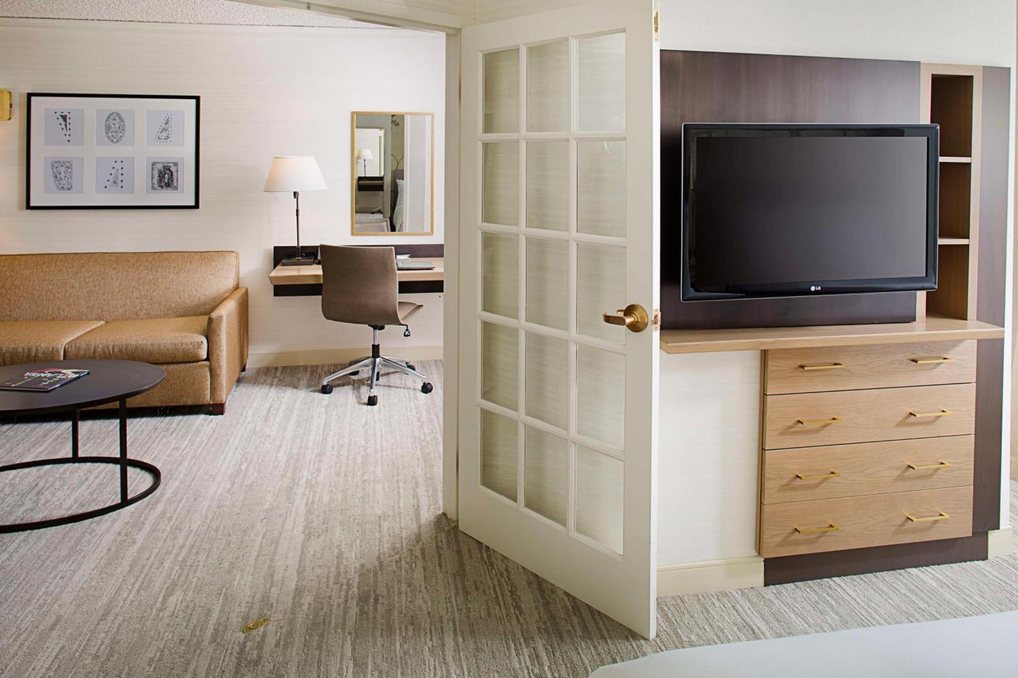 Hilton Atlanta Perimeter Suites Санди-Спрингс Экстерьер фото