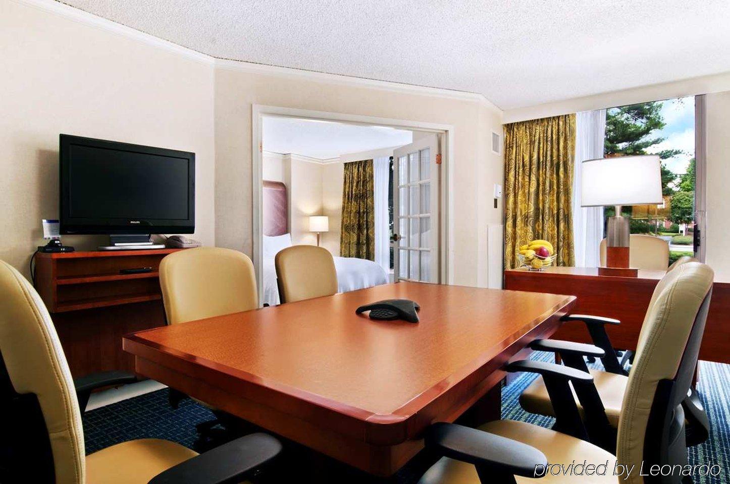 Hilton Atlanta Perimeter Suites Санди-Спрингс Номер фото