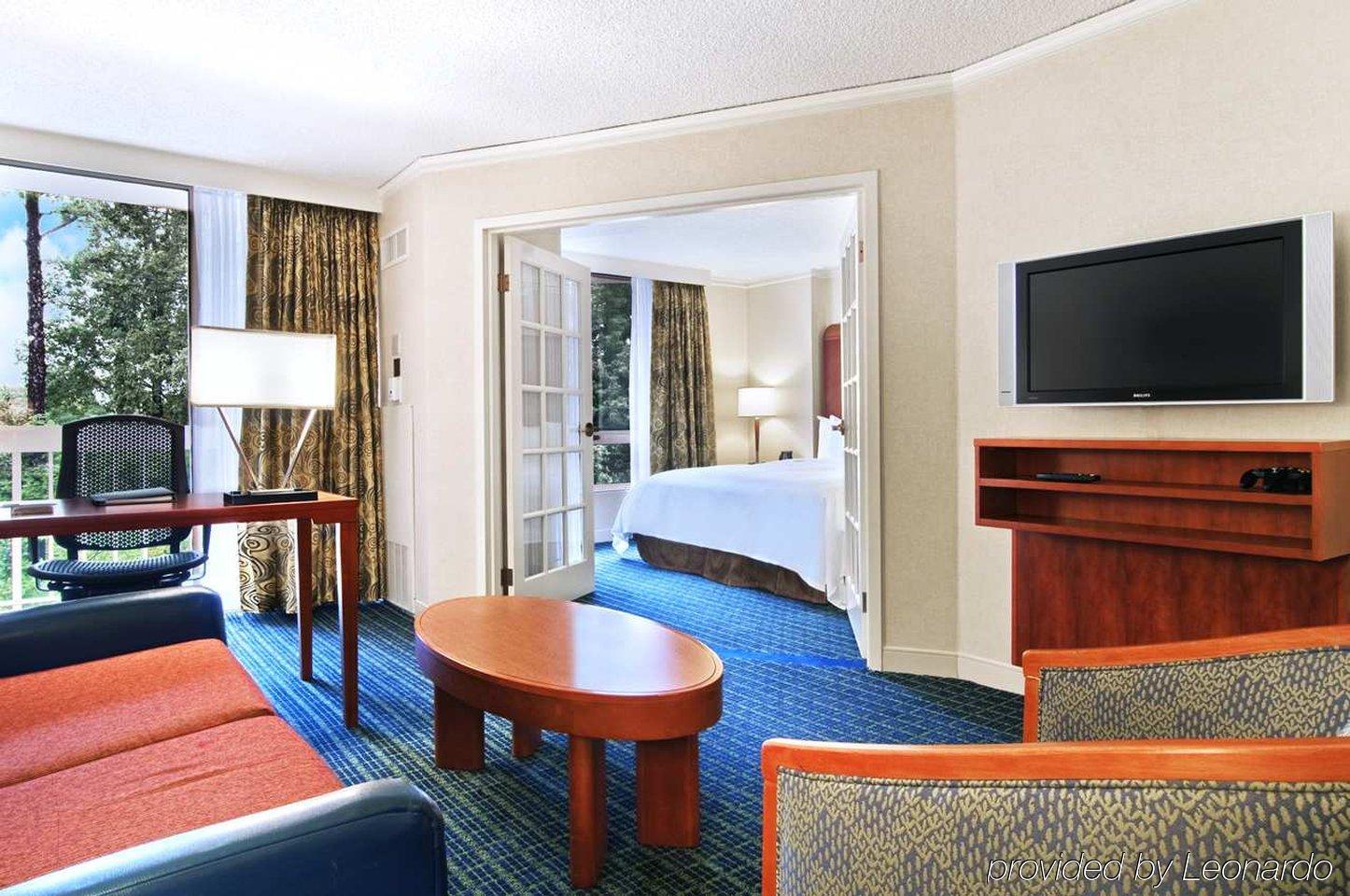 Hilton Atlanta Perimeter Suites Санди-Спрингс Экстерьер фото